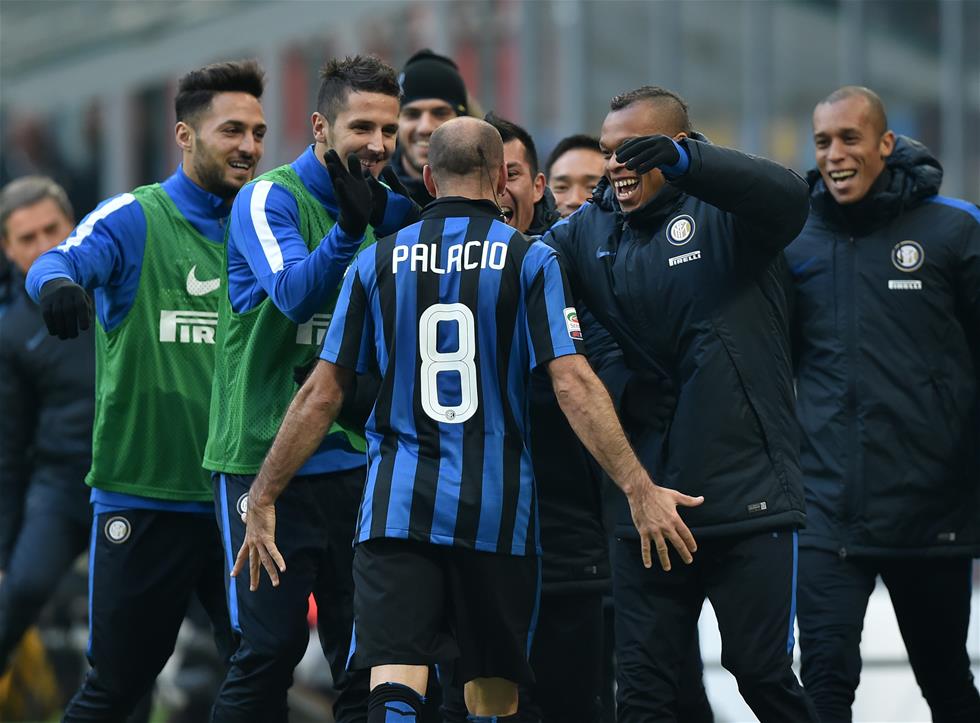 铜梁龙选帅举棋不定！张外龙或绝迹中超江湖，谢晖带队一年游？刘建业或逆袭（铜梁龙主帅抉择摇摆：张外龙或告别中超，谢晖恐成“一年游”，刘建业有望逆袭上位）